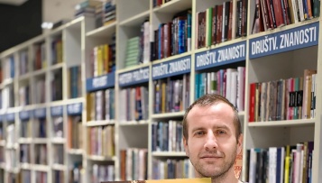 KANDŽIJA : Porinom nagrađen album „Trostruki salto“ od danas u prodaji!